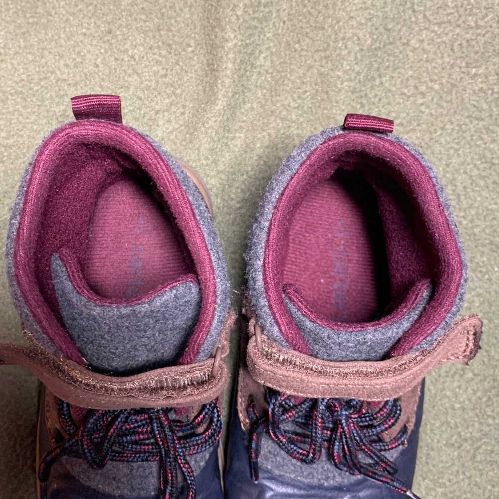 Very good condition boy’s blue and brown snow boots. Size 1 - Picture 10 of 12